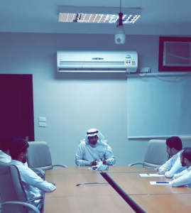 The Dean of the College of Engineering in Al-Qunfudhah Meets the Technicians of the College